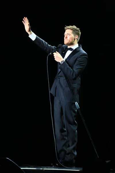 Canadian Singer Michael Buble Waves His Concert Shanghai China January — Stock Photo, Image