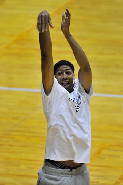 Giocatore Basket Americano Anthony Davis Gioca Tiro Durante Una Sessione — Foto Stock