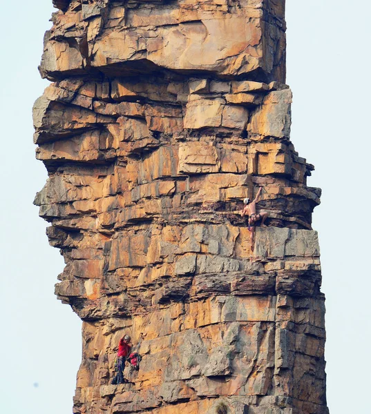 Asias Spiderman Tongxing Góra Wspina Się 100 Metrowy Szczyt Nude — Zdjęcie stockowe