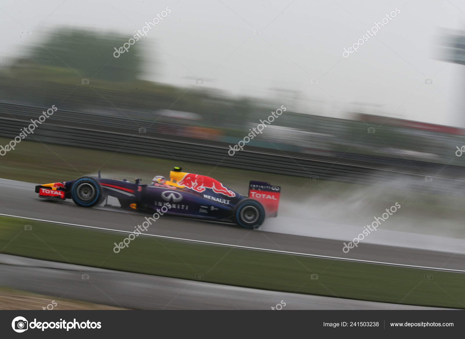 daniel ricciardo infiniti