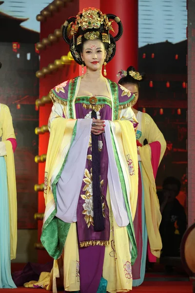 Actrice Hong Kong Kathy Chow Vêtue Ancien Costume Chinois Dynastie — Photo