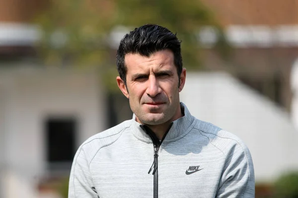 Portugalská Fotbalová Hvězda Luis Figo Zachycen Během Akce Základní Škole — Stock fotografie