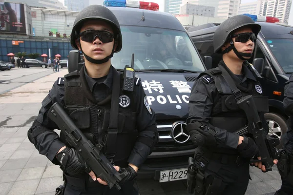 Шанхай Китай Травня 2014 Року Спецназ Поліції Озброївшись Зброєю Патруля — стокове фото