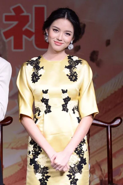 2014年1月19日 中国模特张子林在中国北京为她的新片 首映时摆姿势 — 图库照片