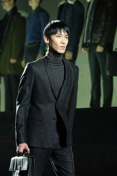 Дефиле Dior Homme Winter 2014 Шанхае Китай Апреля 2014 Года — стоковое фото