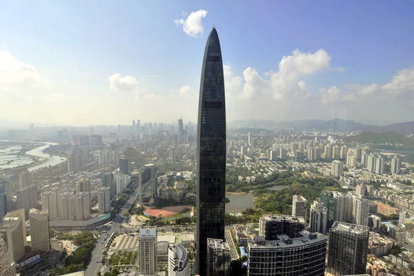 Skyline Delle Zone Del Centro Con Torre 100 Kingkey 100 — Foto Stock