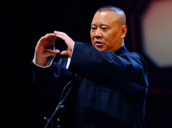 Čínský Komik Crosstonův Herec Guo Degang Provádí Během Křížové Show — Stock fotografie