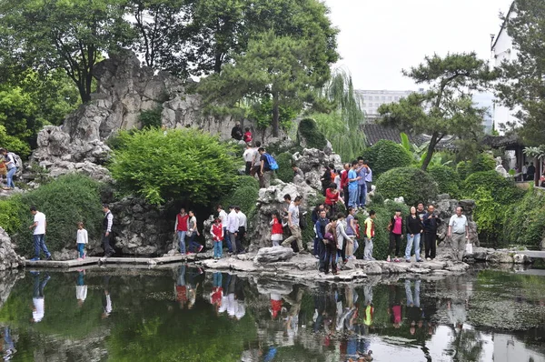 Emberek Meglátogatnak Zhanyuan Garden Nanjing Város Kelet Chinas Jiangsu Tartomány — Stock Fotó