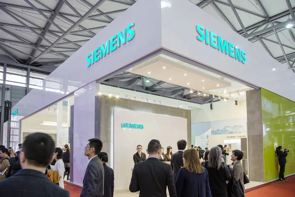 Gente Visita Stand Siemens Durante China Appliance World Expo 2014 —  Fotos de Stock