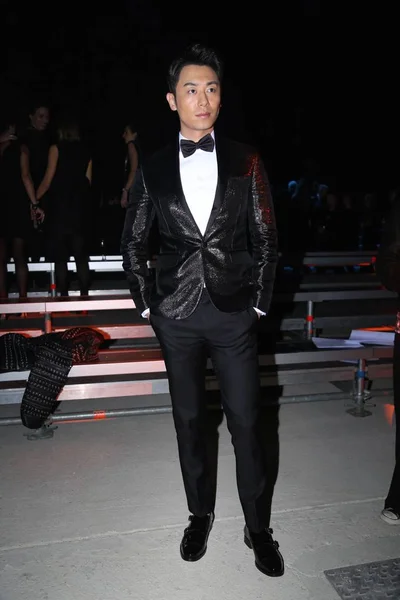 Actor Chino Zhu Yawen Posa Desfile Moda Otoño Invierno Dsquared2 —  Fotos de Stock