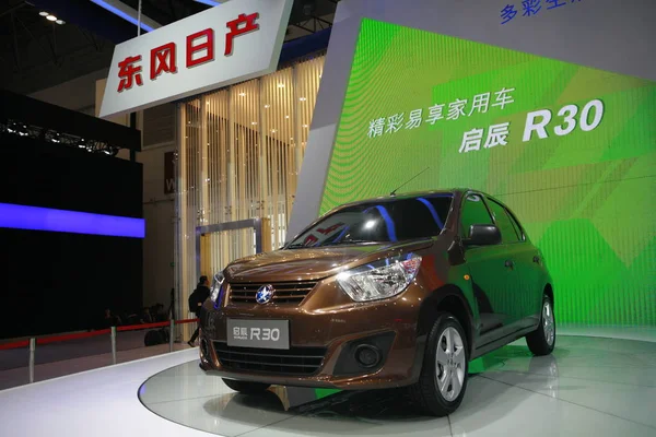 Egy Venucia R30 Dongfeng Nissan Látható Kijelzőn Során Peking Nemzetközi — Stock Fotó