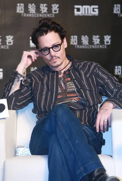 Amerikanska Skådespelaren Johnny Depp Sköter Presskonferens För Hans Film Transcendens — Stockfoto