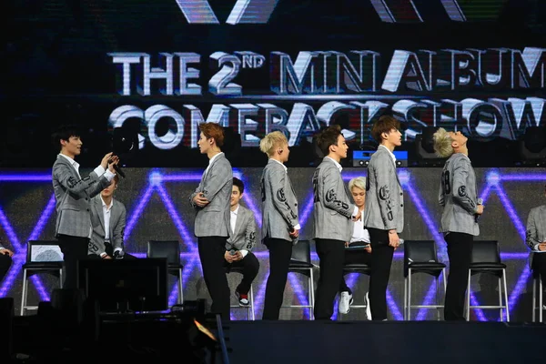 Mitglieder Der Südkoreanisch Chinesischen Boygroup Exo Besuchen Die Comeback Show — Stockfoto