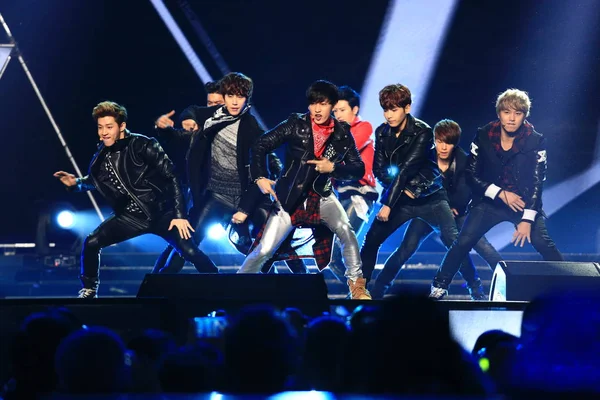 Membros Grupo Pop Sul Coreano Super Junior Apresentam Durante Gala — Fotografia de Stock