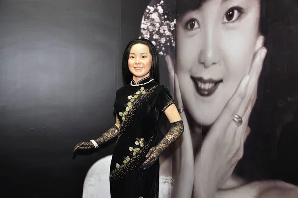 Figura Cera Cantante Taiwanesa Teresa Teng Exhibe Museo Cera Ciudad — Foto de Stock