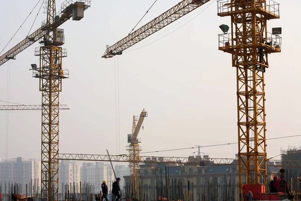 Chińskich Pracowników Migrujących Pracy Terenie Budowy Projektu Nieruchomości Huaian City — Zdjęcie stockowe