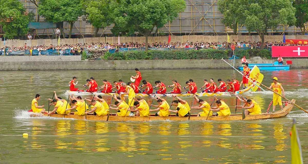 Participantes Competem Uma Corrida Barco Dragão Rio Cidade Ningbo Leste — Fotografia de Stock