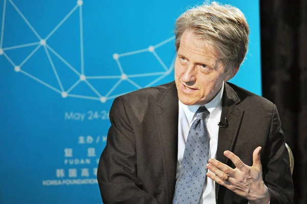 Amerikan Ekonomisti 2013 Nobel Ödüllü Robert Shiller Shanghai Forum 2014 — Stok fotoğraf