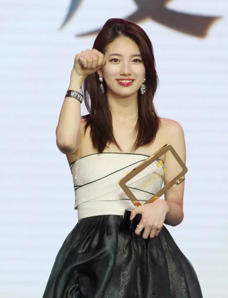 Suzy Bae Dél Koreai Lány Csoport Miss Pózok Miután Megkapta — Stock Fotó