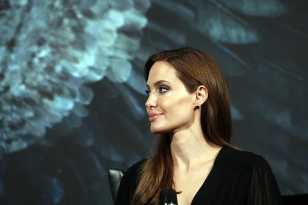 Angelina Jolie Amerikai Színésznő Részt Vesz Egy Sajtótájékoztatón Film Maleficent — Stock Fotó