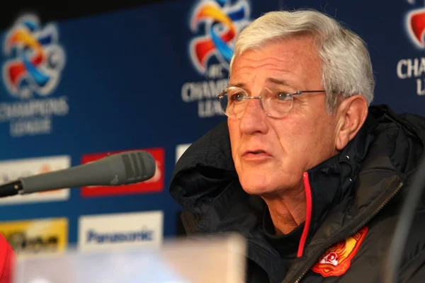 Allenatore Calcio Italiano Marcello Lippi Del Chinas Guangzhou Evergrande Interviene — Foto Stock