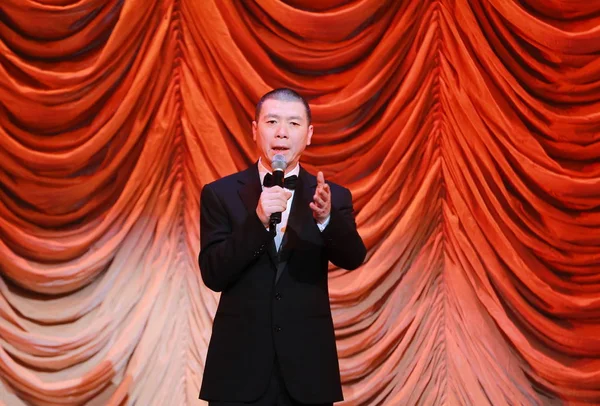 2014年4月9日 中国导演冯小刚在第五届中国电影导演协会奖年度表彰大会上致辞 — 图库照片