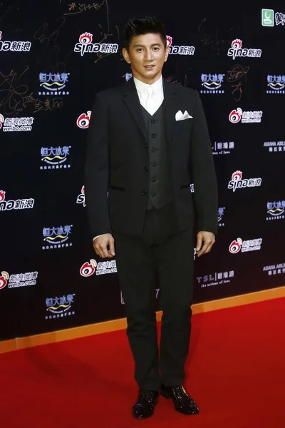 Actor Taiwanés Nicky Posa Mientras Llega Gala Sina Weibo 2013 — Foto de Stock