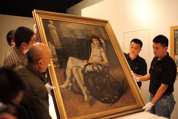 Membros Equipe Chinesa Exibem Pintura Portrait Sun Duoci 1934 Pintor — Fotografia de Stock