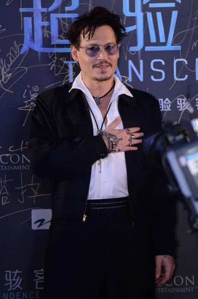 Ator Americano Johnny Depp Posa Tapete Vermelho Quando Ele Chega — Fotografia de Stock