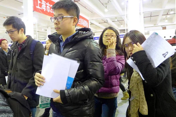 Estudiantes Chinos Hacen Cola Para Entrevistas Puesto Mientras Buscan Empleo — Foto de Stock