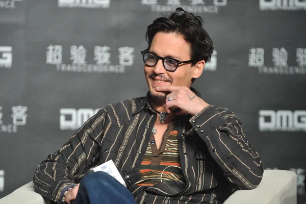 Amerykański Aktor Johnny Depp Uśmiecha Się Konferencji Prasowej Dla Jego — Zdjęcie stockowe