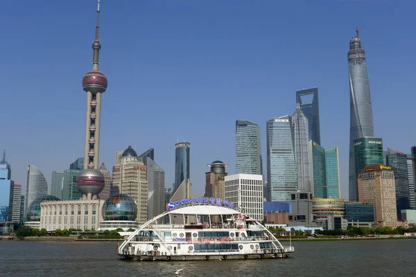 Huangpu 川のスカイラインと東洋真珠テレビ塔と陸家嘴金融街 最も高い 建設中の上海タワー 2番目に高い 上海世界金融センター 3番目に高い Jinmao タワー 4番目に高い — ストック写真