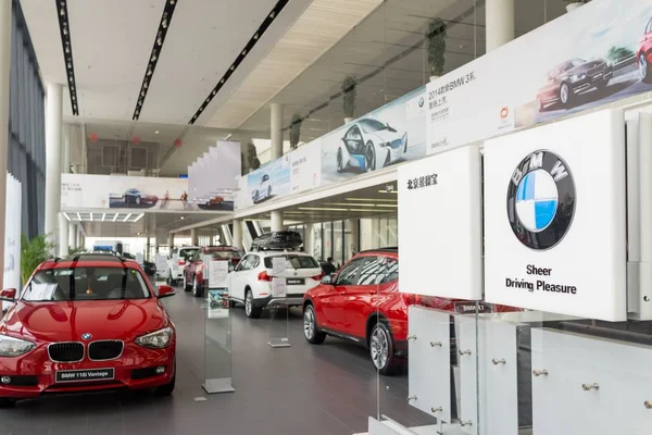 Bmw Cars Seen Display Dealership Bmw Beijing China February 2014 — Stock Photo, Image