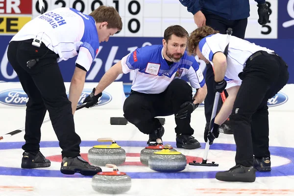 Tsjechische Republieken Jiri Snitil Center Volgt Steen Als Teamgenoten Jakub — Stockfoto