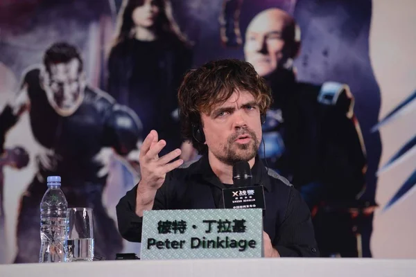 Actor Estadounidense Peter Dinklage Habla Una Conferencia Prensa Para Nueva — Foto de Stock