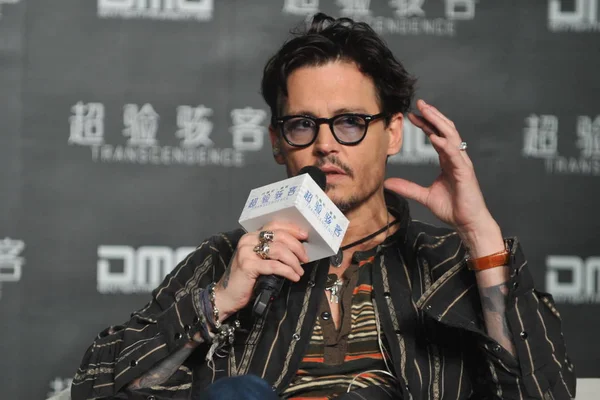 Amerikaans Acteur Johnny Depp Reageert Tijdens Een Persconferentie Voor Zijn — Stockfoto