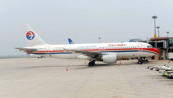 Airbus A320 Sík Kína Eastern Airlines Képen Qingdao Liuting International — Stock Fotó