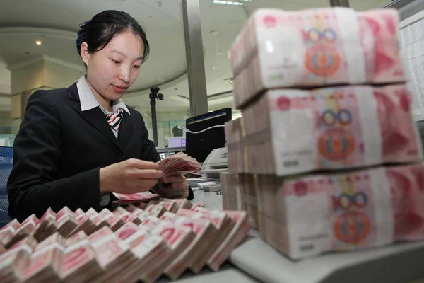 Kínai Jegyző Számít Rmb Renminbi Jüan Bankjegyek Egy Bank Ganyu — Stock Fotó