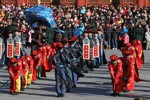 1644 1911 광고의 의상을 연예인 참여는 행사에 축제에 베이징 2014 — 스톡 사진