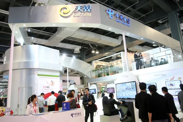 Nsanlar Şangay Çin Şangay Uluslararası Teknoloji Fuarı Sırasında China Telecom — Stok fotoğraf