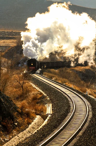 Eine Dampflokomotive Fährt Während Des Dampflokomotiven Festivals Jingpeng Stadt Keshenketeng — Stockfoto
