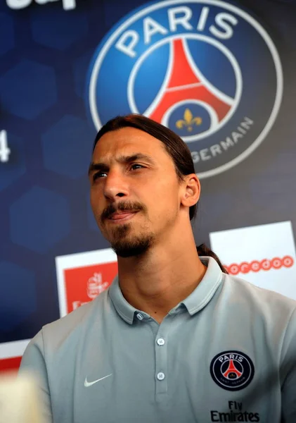 Zlatan Ibrahimovic Paris Saint Germain Účastní Tiskové Konferenci Pro Přátelský — Stock fotografie