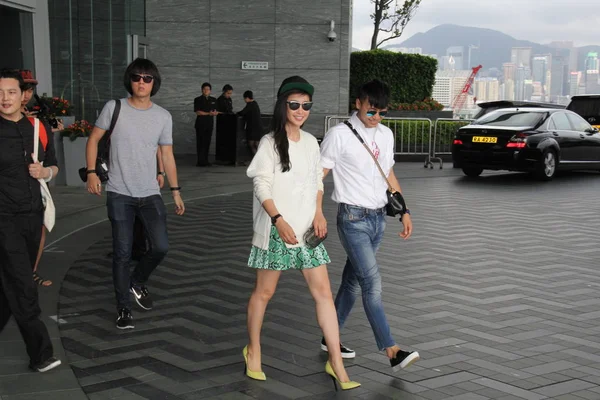 Chinese Actress Bingbing Second Right Exits Ritz Carlton Hong Kong — Stock Photo, Image