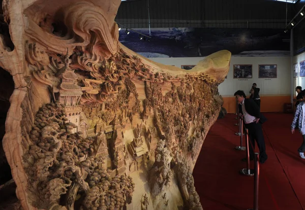Die Weltlängste Holzschnitzerei Entlang Des Flusses Während Des Qingming Festivals — Stockfoto