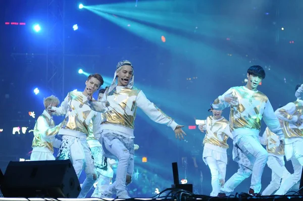 Jižní Koreje Čínský Hudební Skupiny Exo Provádí Hvězdy Koncertu Oslavu — Stock fotografie