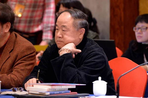 Escritor Chinês Yan Vencedor Prêmio Nobel Literatura 2012 Ouve Painel — Fotografia de Stock