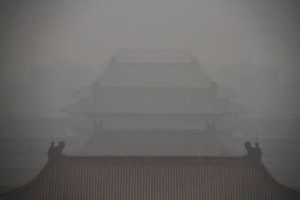 Cidade Proibida Vista Vagamente Névoa Pesada Pequim China Fevereiro 2014 — Fotografia de Stock