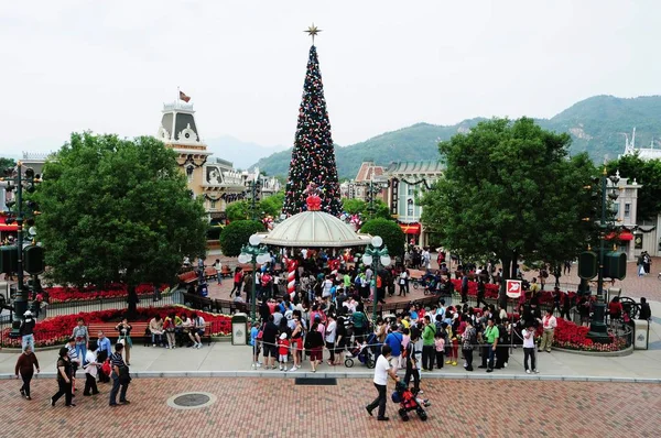Los Visitantes Hacen Cola Para Entrar Hong Kong Disneyland Resort —  Fotos de Stock