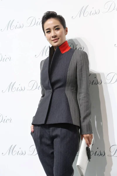Hongkong Herečka Michelle Představuje Když Dorazí Slavnostní Zahájení Výstavy Miss — Stock fotografie