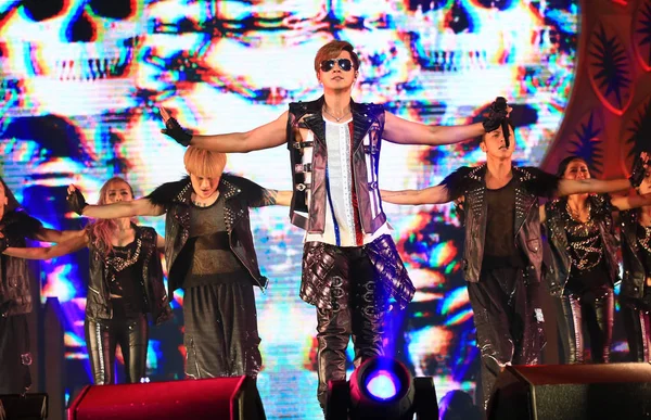 Cantante Taiwanés Show Centro Actúa Durante Concierto Show 2014 Limit —  Fotos de Stock